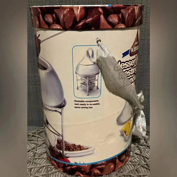 Hershey's Kisses Nesting Dessert Ceramic Fondue Set - Picture 4 of 6